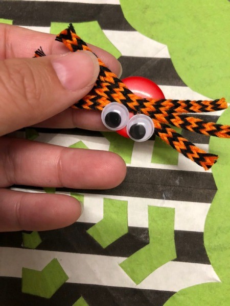 Spiderweb Display Sign - attach spiders- closeup