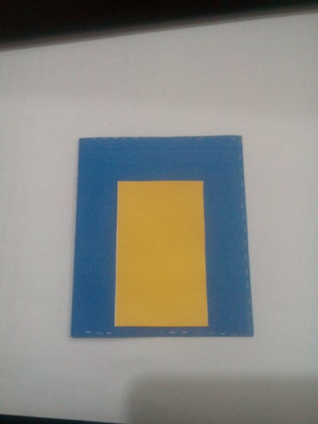 Halloween Explosion Card - stick the 5x3cm piece of yellow paper to the blue where ever you like