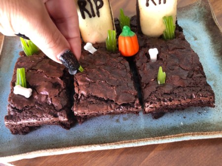 decorating Graveyard Brownies