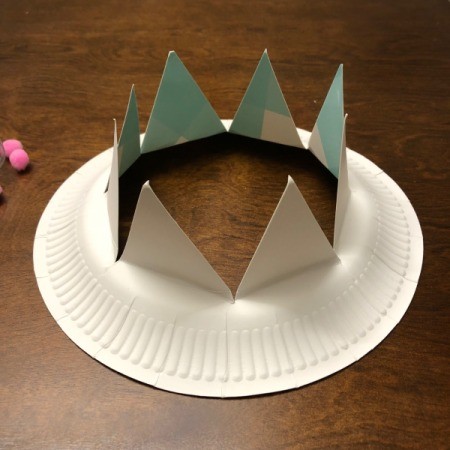 Making a Child's Crown | ThriftyFun