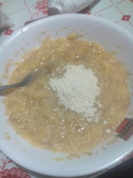 adding corn starch to tempura batter