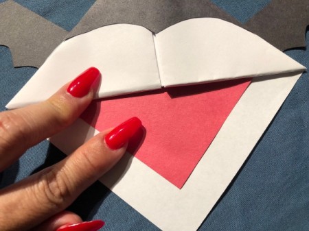 Vampire Corner Bookmark - cut a red triangle and glue in place