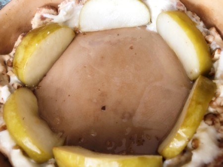 standing up apple slices