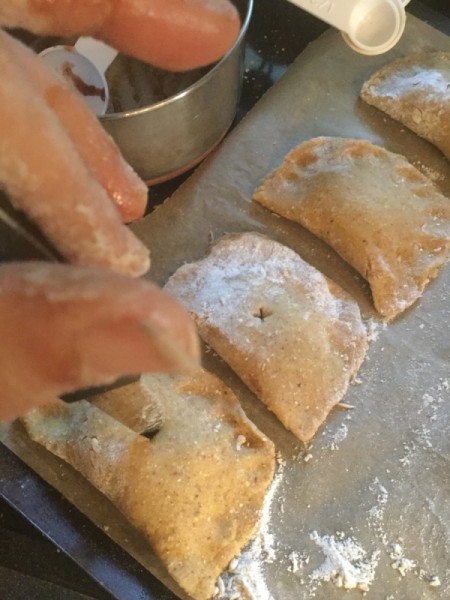 closing Pastries and pinching edges