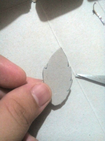 Laurel Leaf Headdress - make 20 - 30 leaves and cut them out