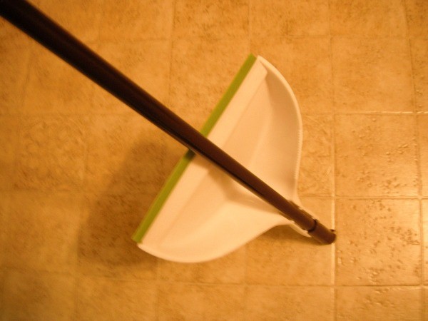 Adjusting a Dust Pan Clamp - pan slide down the handle
