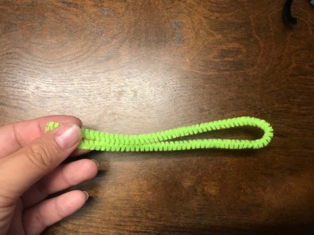 Last Minute Spider Face Mask - cut pipe cleaners in half and fold to create the legs for your spider