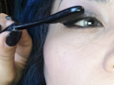 DIY Long-Lasting Eyelash Lift - fluff up lashes with separator