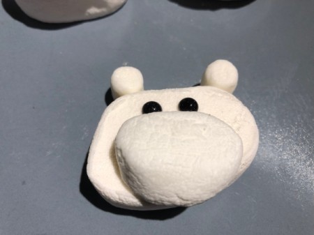Marshmallow Polar Bears - use black gel to add the eyes