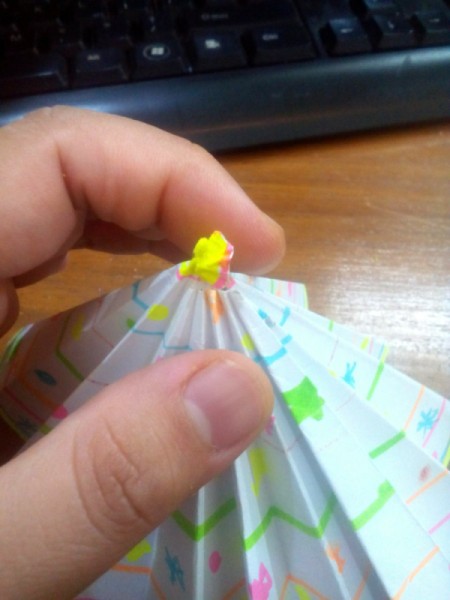 Paper Christmas Tree - pull the cut tip up