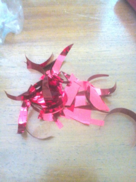 Apple-Bottle Christmas Gift Container - make tinsel foil confetti