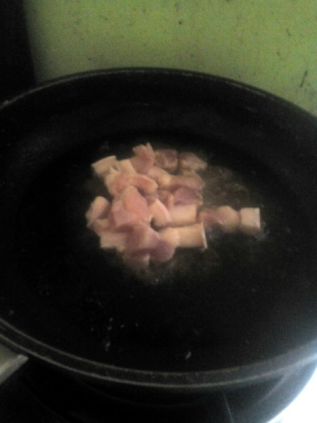 frying pork pieces