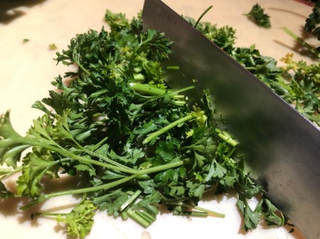 Cauliflower Sheep Centerpiece - chop up the parsley for grass