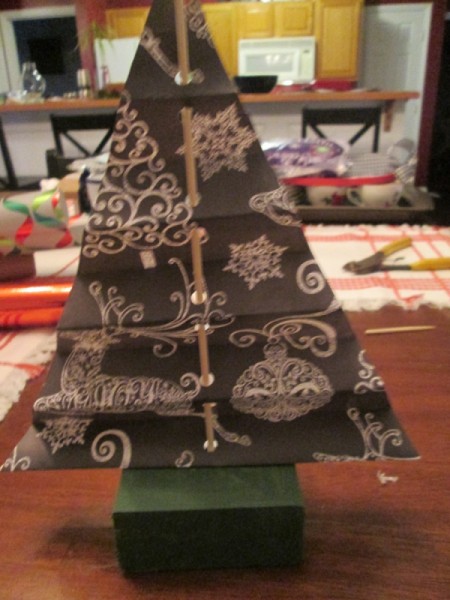 Making Accordion Christmas Trees - finished green and white Christmas paper tree