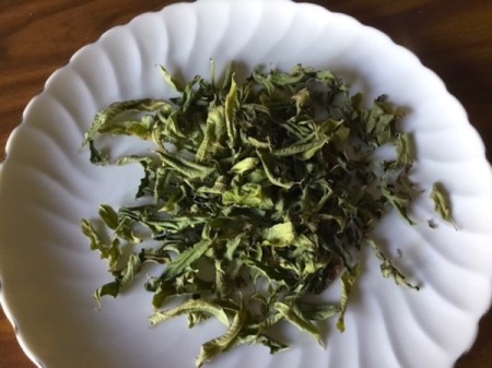 Making Loose Leaf Tea - dry the leaves
