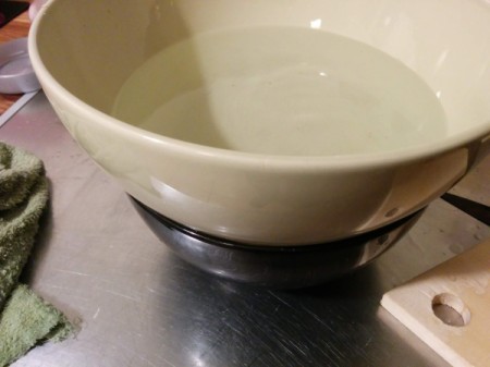 weighing lemons wedges with bowl