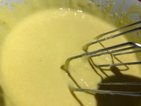 mixing yolks and sugar