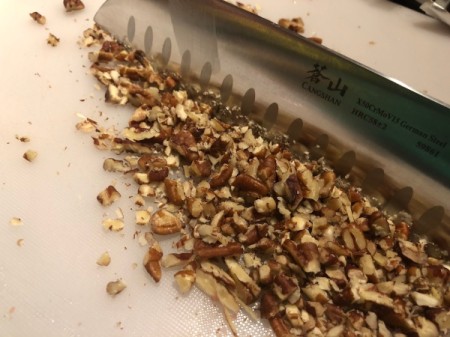 chopping pecan