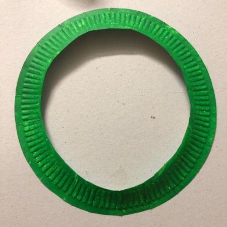 Kids' Cutout Paper Wreath - paint the wreath green