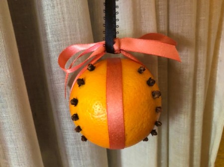 How to Make Orange Clove Pomanders - let them dry