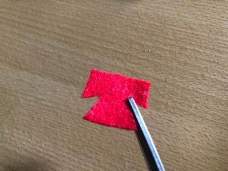 Puffy "Fleece Navidad" Card - cut a T shape of red felt bigger than the head