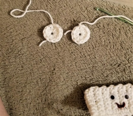 Crochet Marshmallow Key Ring Fob - make the top and bottom