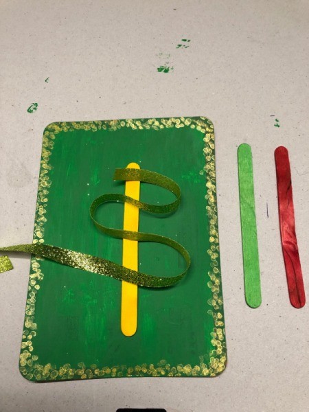 Christmas Tree Ribbon Card - glue a craft stick to the center of the card