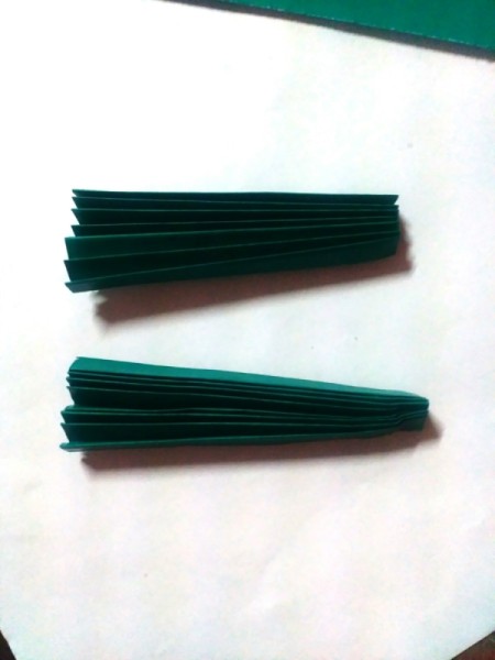 Christmas Tree Pop-up Card - cut one of the halves in half again