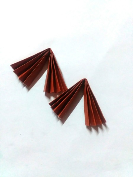 Christmas Tree Pop-up Card - repeat the folding with the brown paper but do not cut