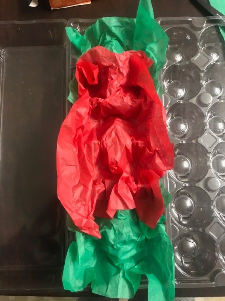 Christmas Candy Egg Carton Gift Box - repeat in the center with red paper