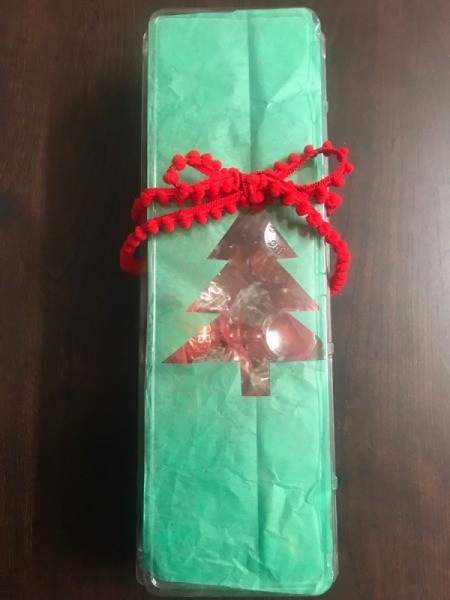 Christmas Candy Egg Carton Gift Box - tie a bow across the carton near the top of the tree to appear as a topper