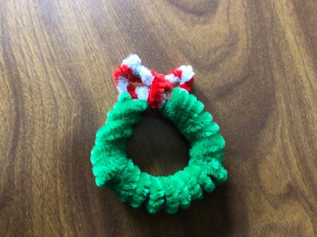 Mini Christmas Wreath - shape the ends into a bow