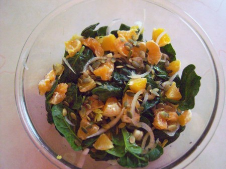Spinach Orange Salad with Pumpkin Seeds