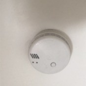 Smoke Alarm Completely Dead - alarm mounted on ceiling