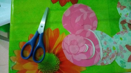 Floral "LOVE" Valentine Decoration - cut the spirals out