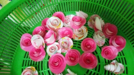 Floral "LOVE" Valentine Decoration - roll the spirals to create your paper flowers