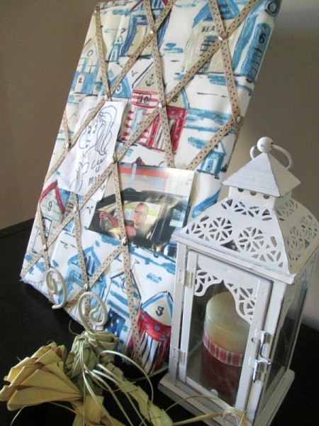Making A Memory Board From Packing Materials - add message and photos and display