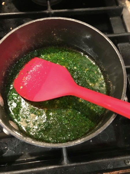 parsley added to Bread Spread