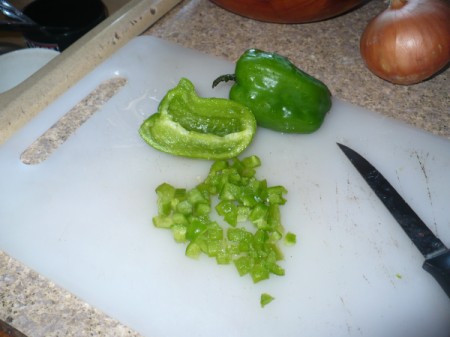 chopping bell pepper fine
