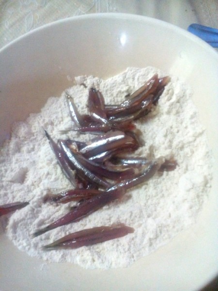 anchovies in corn starch mixture
