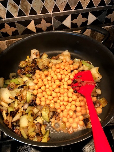 added Chickpeas to pan