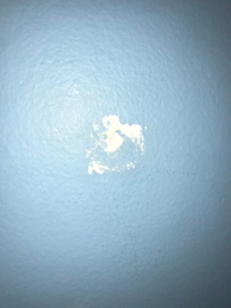 Patching Screw Holes in Walls - dry spackle
