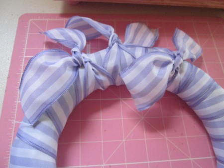 No Sew No Glue Ribbon Wreath - tie the cut lengths of ribbon around the wreath
