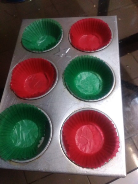 lined cupcake tin