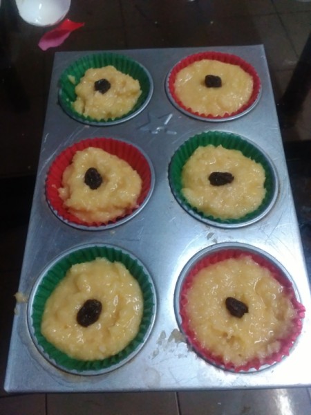 raisins in center of batter in tin