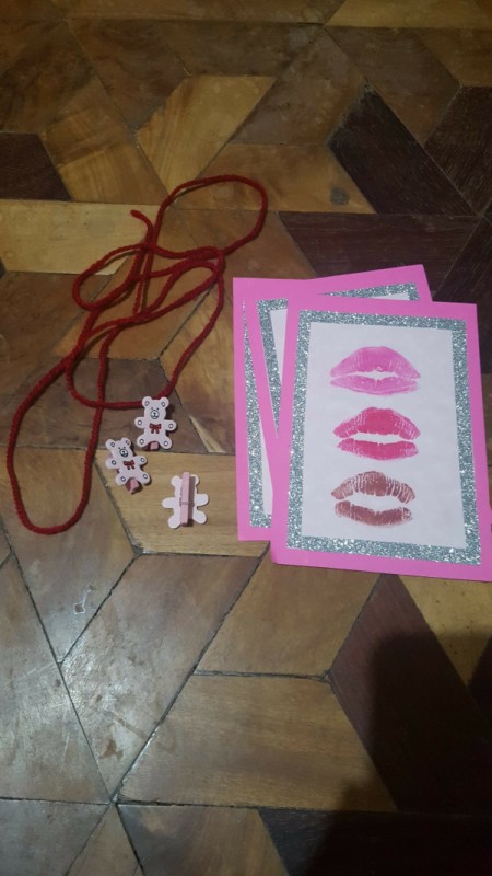 Kissmark Decorative Banner - additional decorative banner papers, yarn for hanging, and teddy clips