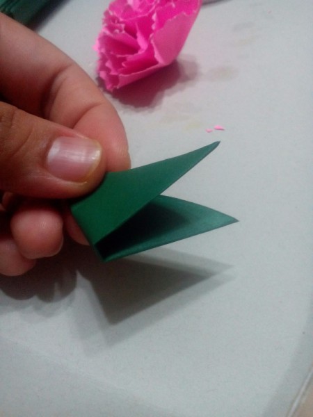 Paper Carnation Wreath - fold green paper into a triangle - twice