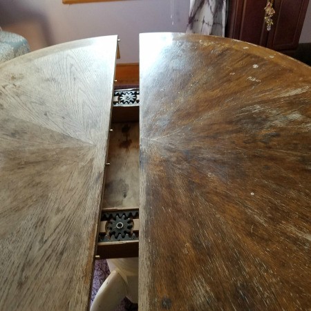 Identifying an Old Oak Table