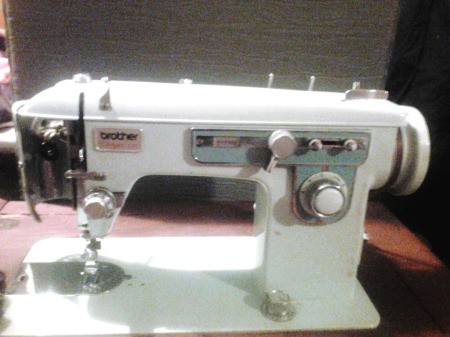 Repairing a Brother Charger 651 Sewing Machine - vintage machine