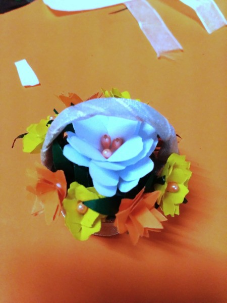Bottle Cap Mini Flower Basket - you can add beads or other decorations to the flowers